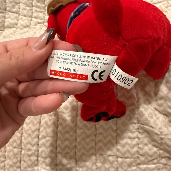 Scholastic Clifford the Big Red dog Stuffie​ - Picture 5 of 5
